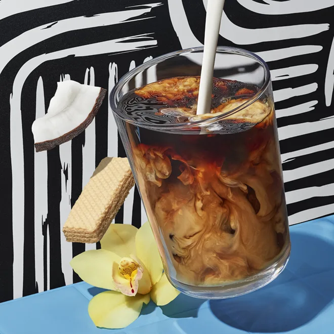 d-creamer_pour_cold_coffee
